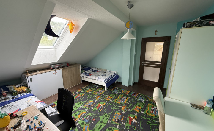 Ponúkame na predaj výnimočný rodinný dom s pozemkami 10 046 m² a investičným potenciálom – Spišské Vlachy - fotografia 31