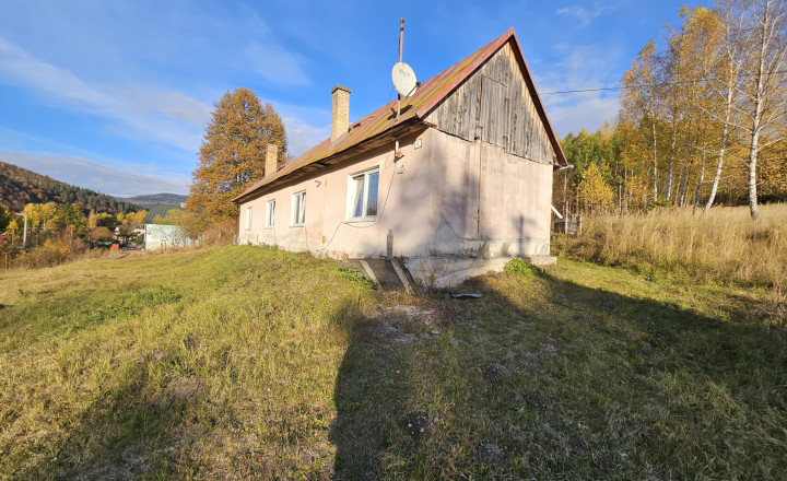 Samostatne stojaci rodinný dom s veľkým pozemkom v obci Stará Voda, okres Gelnica - fotografia 17