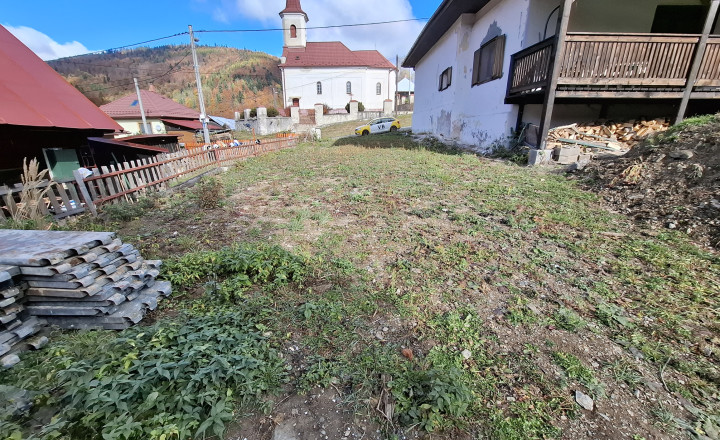 Stavebný pozemok s drevenou chalupou v krásnej obci Henclová - fotografia 12