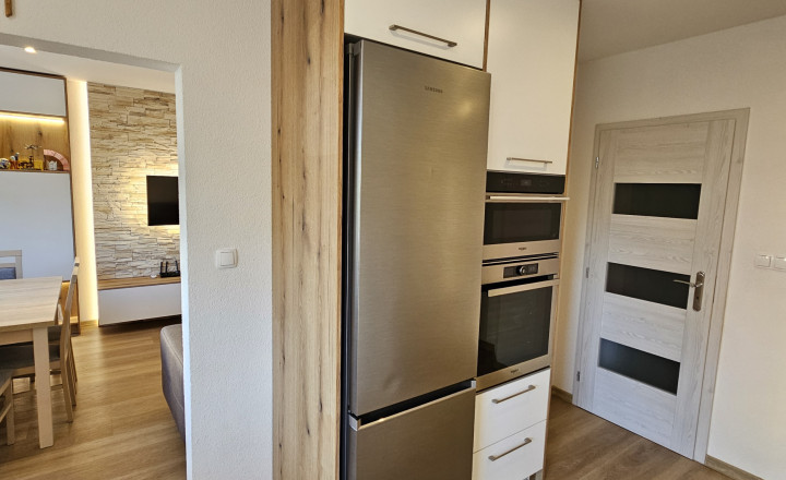 Moderný 3-izbový byt s balkónom po kompletnej rekonštrukcii - sídlisko Mier, Spišská Nová Ves - fotografia 9