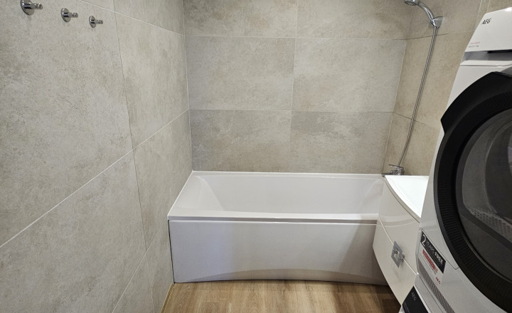 Moderný 3-izbový byt s balkónom po kompletnej rekonštrukcii - sídlisko Mier, Spišská Nová Ves - fotografia 36