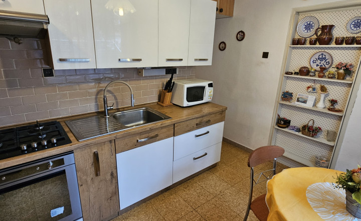 3-izbový byt v centre Spišskej Novej Vsi – 70 m², 3 pivnice – 10 m² - fotografia 7