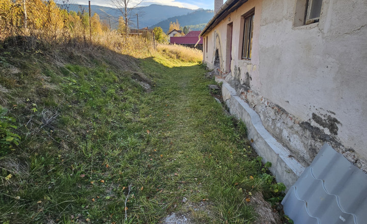 Samostatne stojaci rodinný dom s veľkým pozemkom v obci Stará Voda, okres Gelnica - fotografia 18