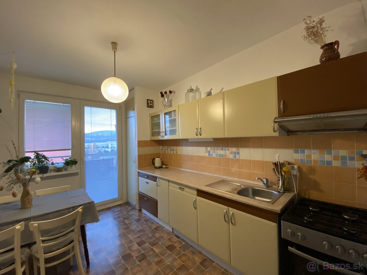 Byt 3+1 s loggiou, sídl. Západ 1, Sp. Nová Ves