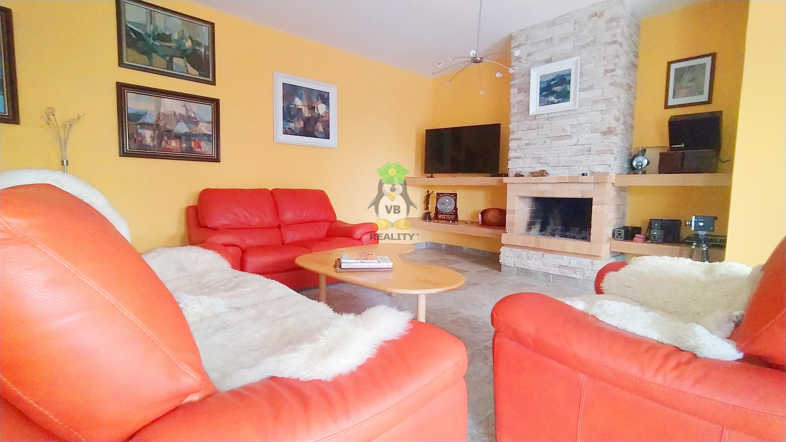 Jedinečný rodinný dom v obci Vinné s rozľahlým pozemkom