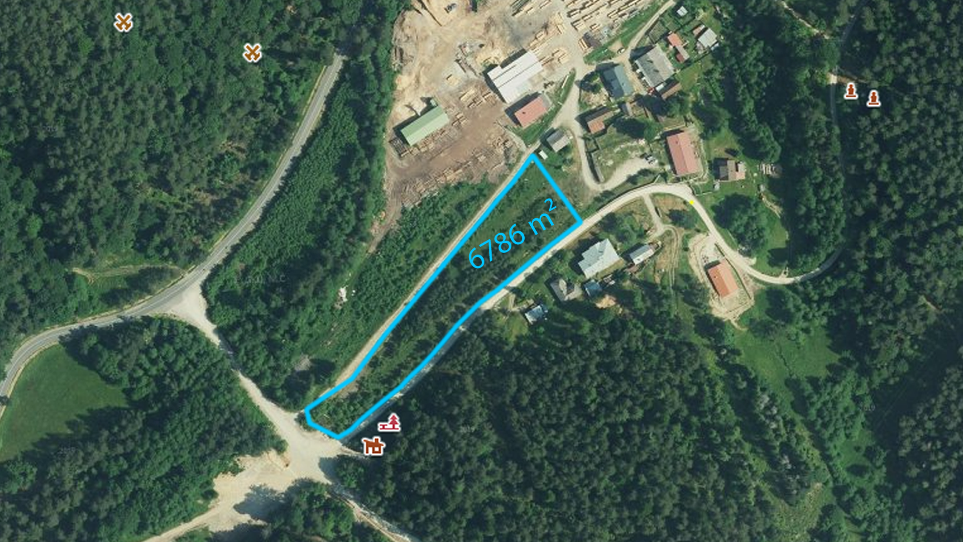 Stavebný pozemok v lesnom prostredí