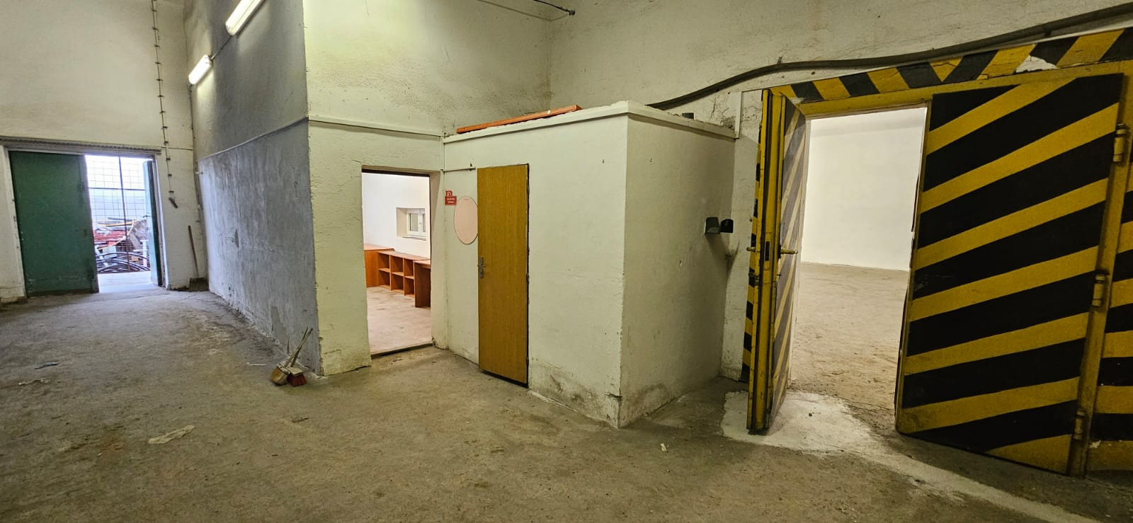 Prenájom haly s kanceláriou, Radlinského ulica, Spišská Nová Ves