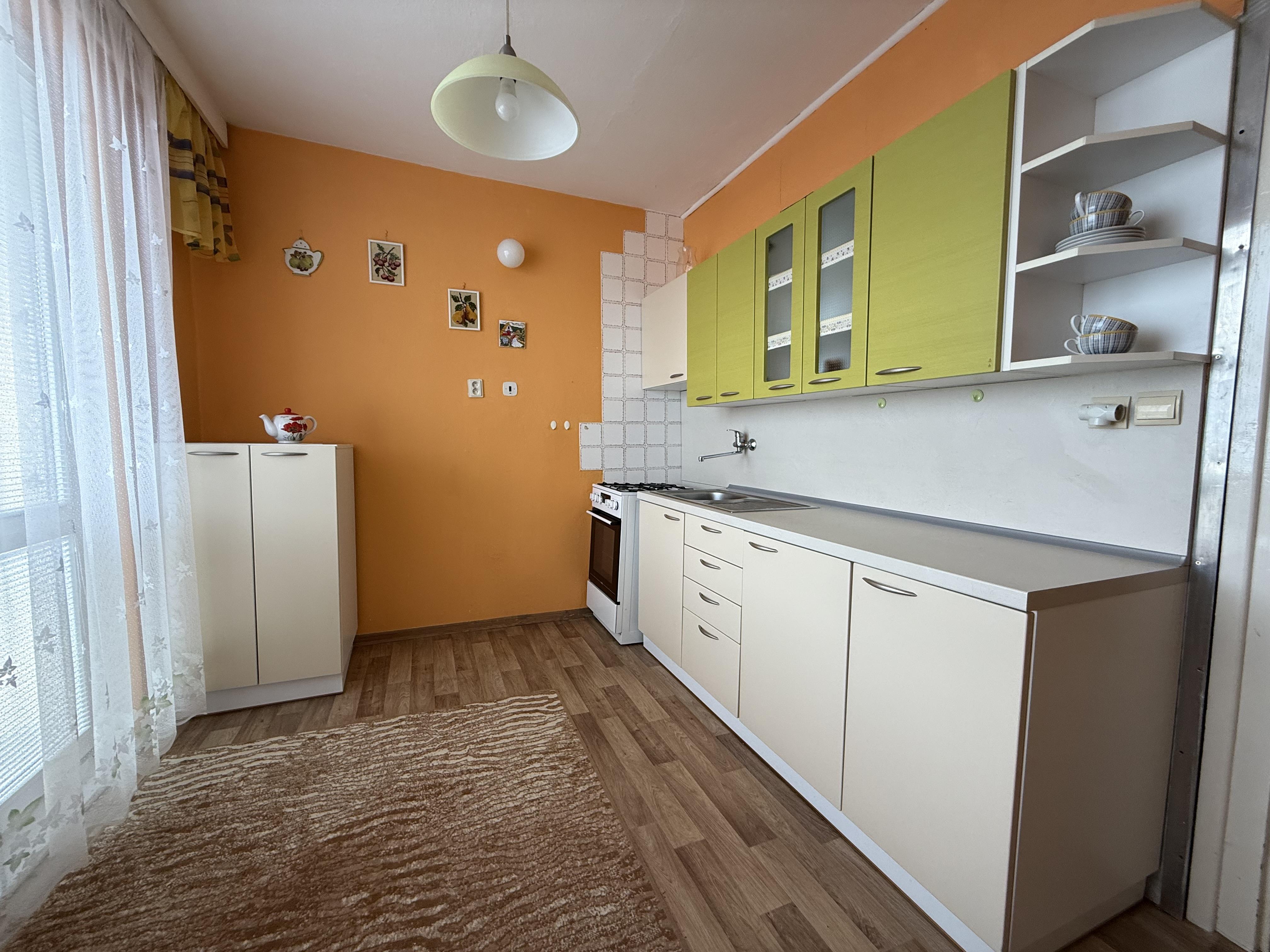 Byt 2+1 s loggiou centrum, Sp. Nová Ves