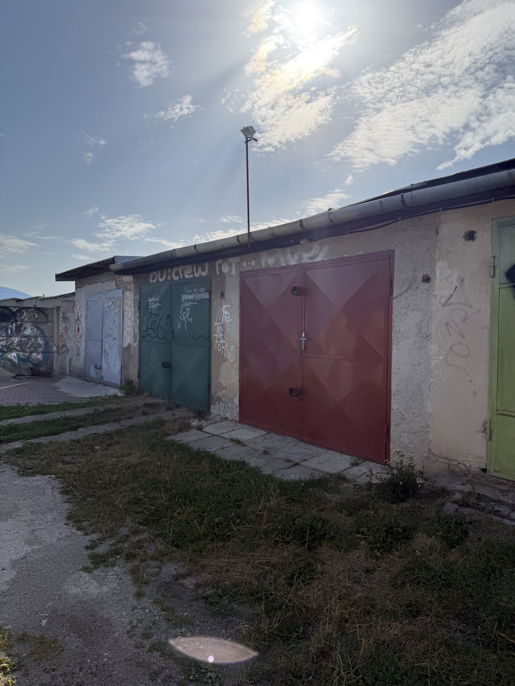 Garáž v blízkosti centra mesta Sp. Nová Ves