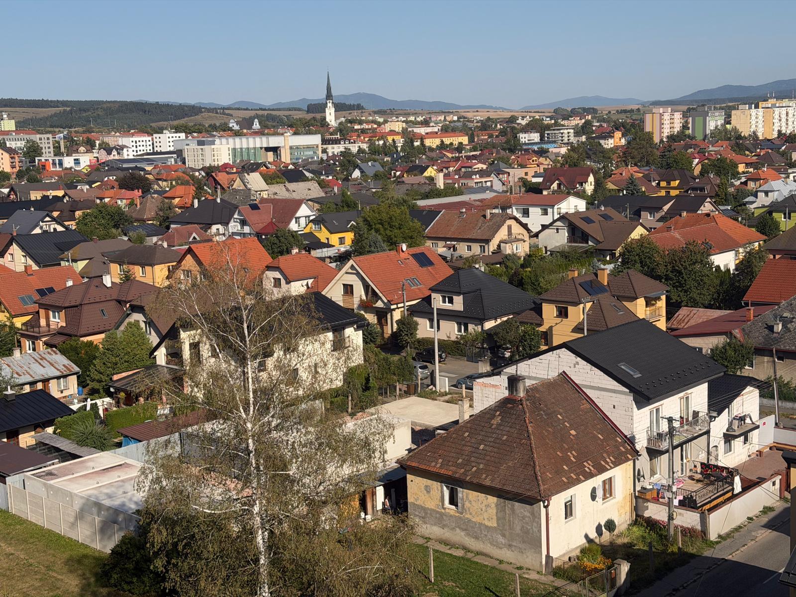 Byt 1+1 s dvoma loggiami, sídl. Mier, Sp. Nová Ves